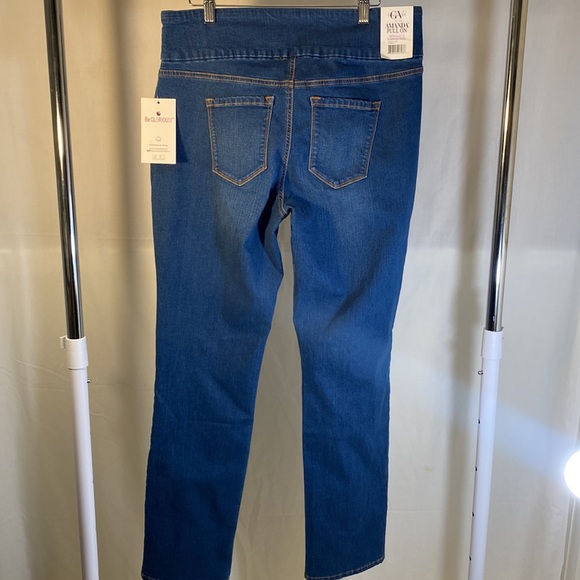 Gloria Vanderbilt-Brand New- Amanda Pull On With Build In Slimming Panel Jeans. - Picture 9 of 12